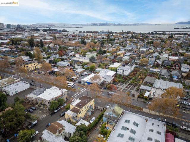 2331 San Pablo Ave, Berkeley CA: https://media.crmls.org/mediaz/f6eae0a0-233d-4231-901d-8a4e9f8ba8a1.jpg