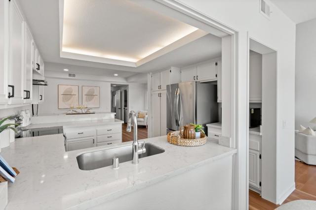 17 Spinnaker Place, Redwood City CA: https://media.crmls.org/mediaz/f6eb1965-19cb-47e4-bd10-faa6a27fab52.jpg
