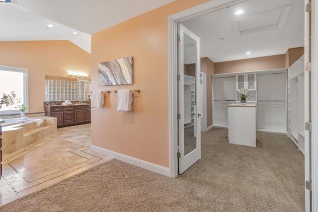 548 Wycombe Ct, San Ramon CA: https://media.crmls.org/mediaz/f6ec1790-a7f5-4e57-b000-3b826728020e.jpg