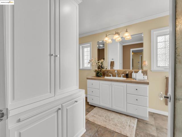 17035 TERMINOUS RD, Isleton CA: https://media.crmls.org/mediaz/f6ec8842-05fd-465e-9ba9-4f81a50c5623.jpg