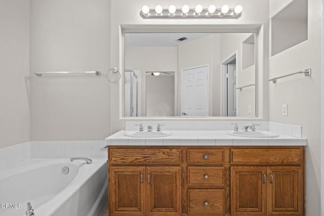 273 Camino Toluca, Camarillo CA: https://media.crmls.org/mediaz/f6ec9a3d-3201-46e5-b06d-74b4b05fa1a2.jpg