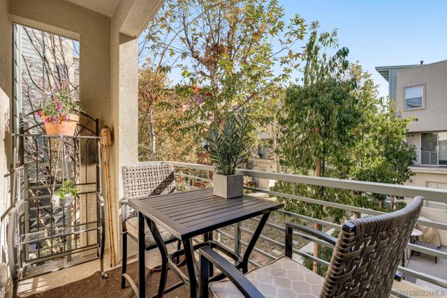 218 Antoni Gln, Escondido, California 92025, 2 Bedrooms Bedrooms, ,2 BathroomsBathrooms,Townhouse,For Sale,Antoni Gln,250001026SD