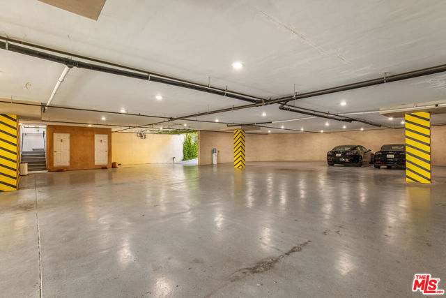 761 Bel Air Road, Los Angeles CA: https://media.crmls.org/mediaz/f6ee088c-328c-40d6-ba1f-a14d66e8a032.jpg