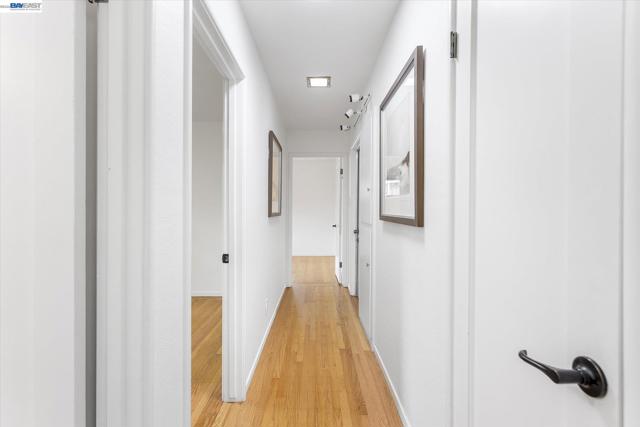 Image 32 of 46 For 831 Casanova Dr