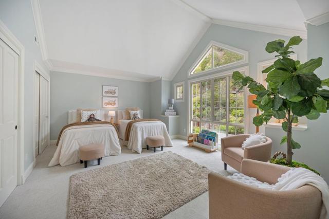 107 Knockash, San Francisco CA: https://media.crmls.org/mediaz/f6ef5e4f-a79b-42b6-a960-c93b3756e289.jpg
