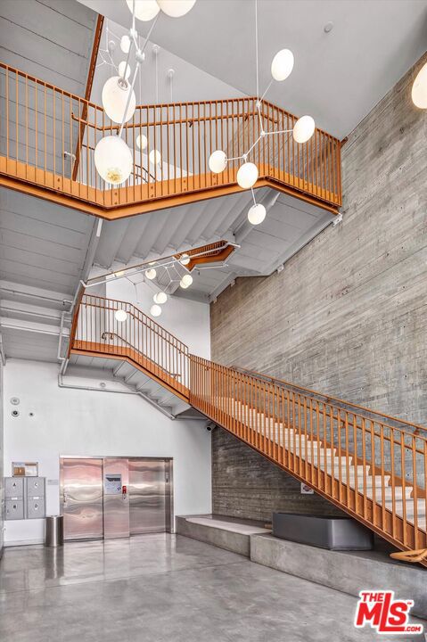 901 Hancock Avenue, West Hollywood CA: https://media.crmls.org/mediaz/f6ef9c42-de7e-4653-839f-c334d8e73b5c.jpg