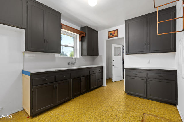 Detail Gallery Image 8 of 34 For 1141 E Cameron Ave, West Covina,  CA 91790 - 3 Beds | 2 Baths