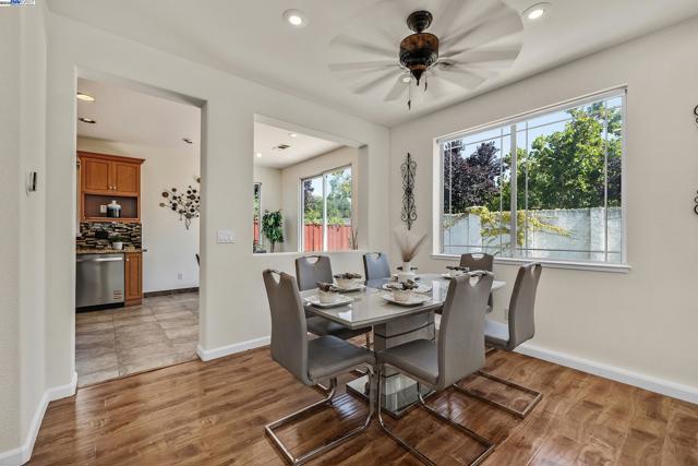100 Arroyo Ct, Union City CA: https://media.crmls.org/mediaz/f6efc1de-51ff-4e7a-994f-276c2f841297.jpg