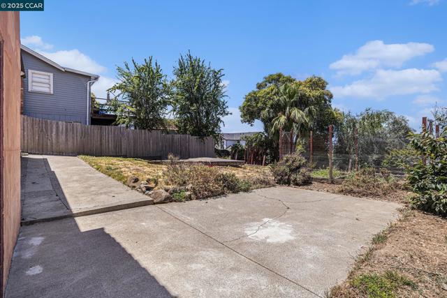 18367 Apricot Way, Castro Valley CA: https://media.crmls.org/mediaz/f6f01f89-db29-4626-8e37-701fa3b7f95c.jpg