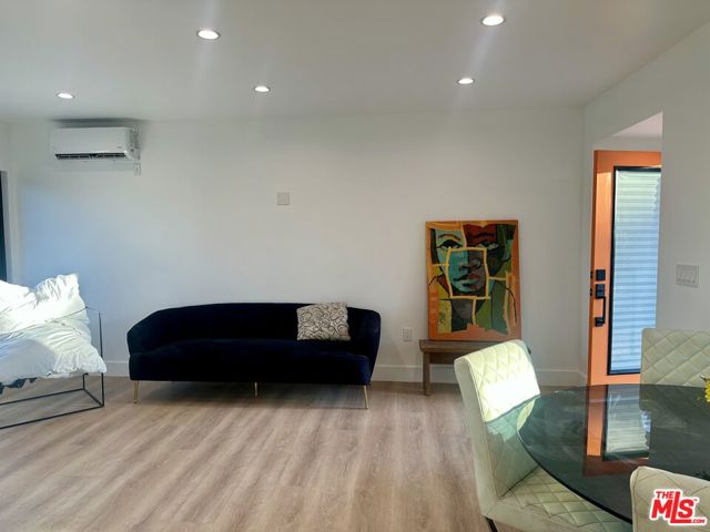 5414 S Mullen Avenue, Los Angeles CA: https://media.crmls.org/mediaz/f6f07b5c-fe58-4569-a33c-ce0f624ce524.jpg