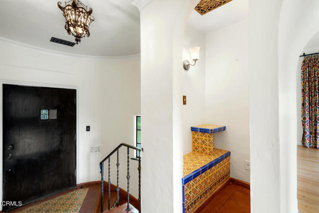 Detail Gallery Image 6 of 32 For 2214 Lyric Ave, Los Angeles,  CA 90027 - 5 Beds | 3 Baths