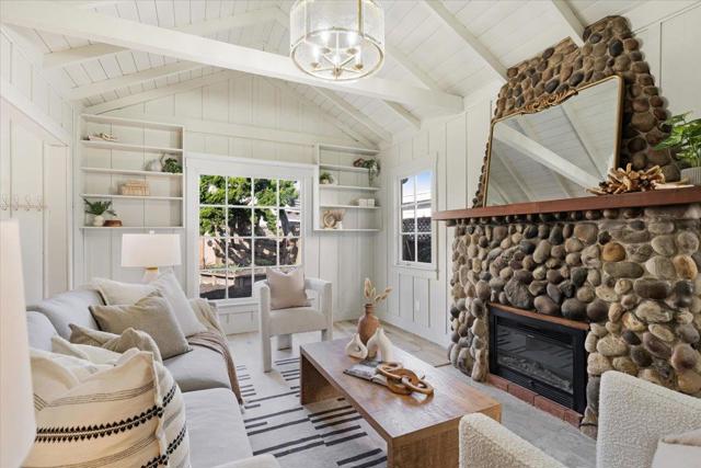 2866 Chesterfield Drive, Santa Cruz CA: https://media.crmls.org/mediaz/f6f118ce-b29f-405f-8834-8235ba59fced.jpg