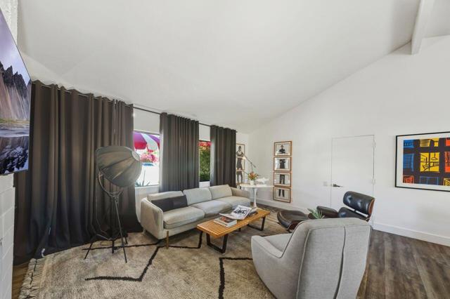 2113 Sunshine Way, Palm Springs CA: https://media.crmls.org/mediaz/f6f15227-7164-448a-9d2d-052820826bfd.jpg