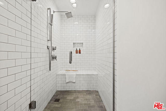 3873 Berry Drive, Studio City CA: https://media.crmls.org/mediaz/f6f18b95-b831-41a0-b159-23385f7c5d2d.jpg