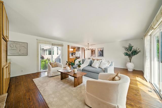263 W Oakwood Boulevard, Redwood City CA: https://media.crmls.org/mediaz/f6f20395-8483-407c-b47d-daf13202c933.jpg