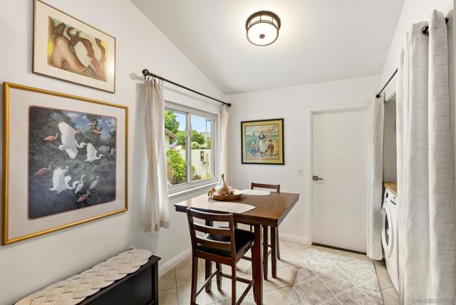 17909 Avenida Alozdra, San Diego CA: https://media.crmls.org/mediaz/f6f223e2-49a8-4d19-b151-c21c23be1c3f.jpg