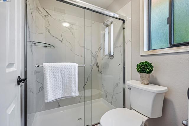 39622 Benavente Ave, Fremont CA: https://media.crmls.org/mediaz/f6f32efd-089b-49e0-9689-043d70488cb5.jpg