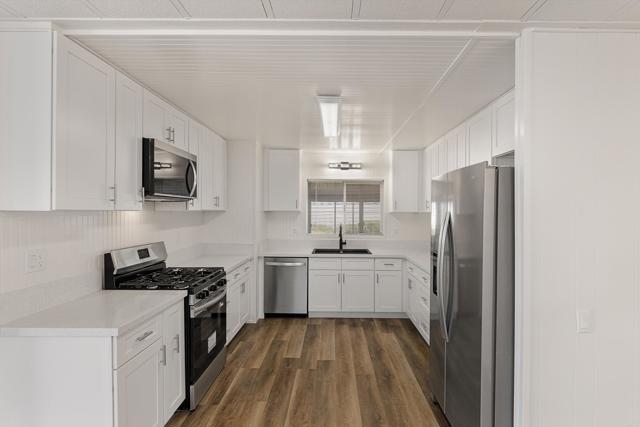 Detail Gallery Image 3 of 37 For 2130 Sunset Dr #55,  Vista,  CA 92081 - 2 Beds | 2 Baths