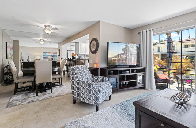 500 S Farrell Drive, Palm Springs CA: https://media.crmls.org/mediaz/f6f47b0e-0f47-4264-937d-09d20787993e.jpg