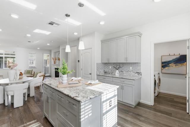 24548 Autumn Mist Way, Hayward CA: https://media.crmls.org/mediaz/f6f49dc7-ada7-48e1-8433-dfd2369df5c0.jpg