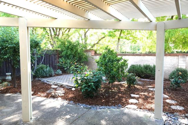 1418 Eligio Lane, Davis CA: https://media.crmls.org/mediaz/f6f528b2-cf48-4fa0-abea-171c1987c874.jpg