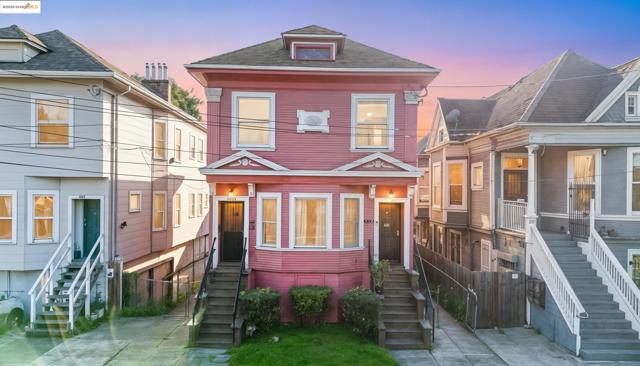 553 34Th St, Oakland CA: https://media.crmls.org/mediaz/f6f5a800-084e-45cc-adf7-c9722fb3c0bd.jpg