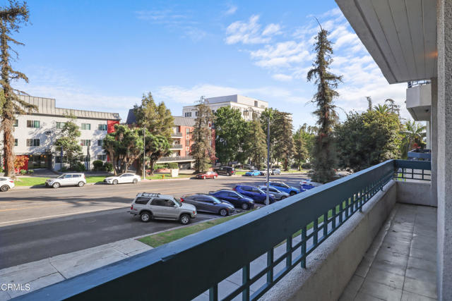 Detail Gallery Image 11 of 28 For 435 S La Fayette Park Pl #102,  Los Angeles,  CA 90057 - 2 Beds | 2 Baths