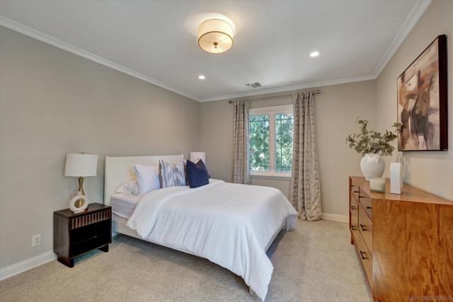 1901 N Catalina Street, Los Angeles CA: https://media.crmls.org/mediaz/f6f60e43-96fd-44ca-9c4d-a18cf6dbab8e.jpg