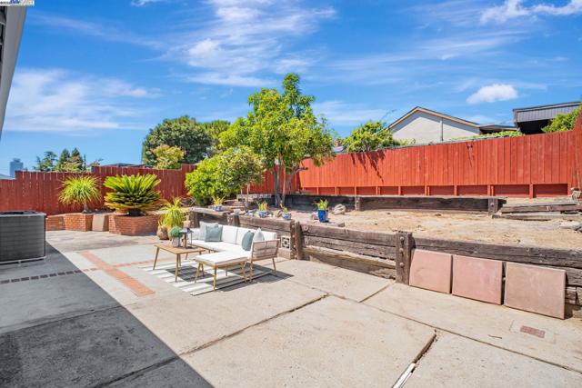 5232 Proctor Road, Castro Valley CA: https://media.crmls.org/mediaz/f6f65271-923b-4d99-b91d-ab540de9cbd5.jpg