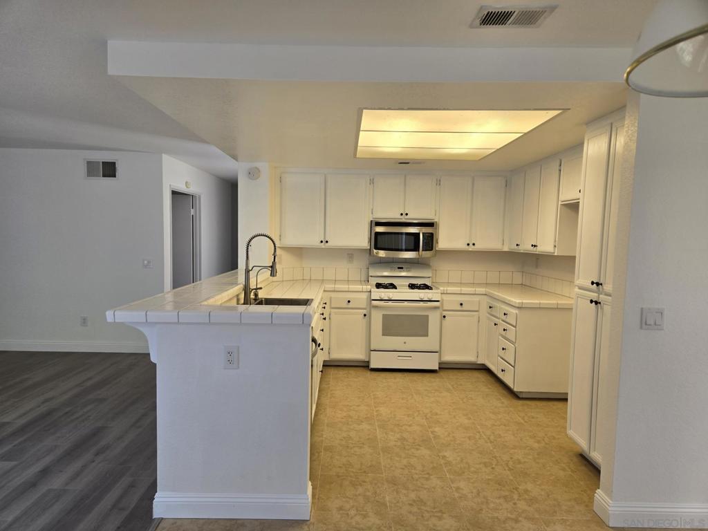 9480 Maler Rd - photo 7