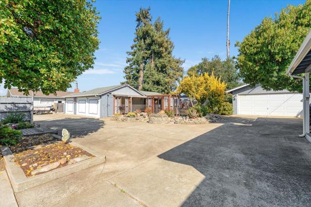 172 W Phillips Road, Watsonville CA: https://media.crmls.org/mediaz/f6f75c81-103b-42eb-9aa2-1ae21adc073e.jpg
