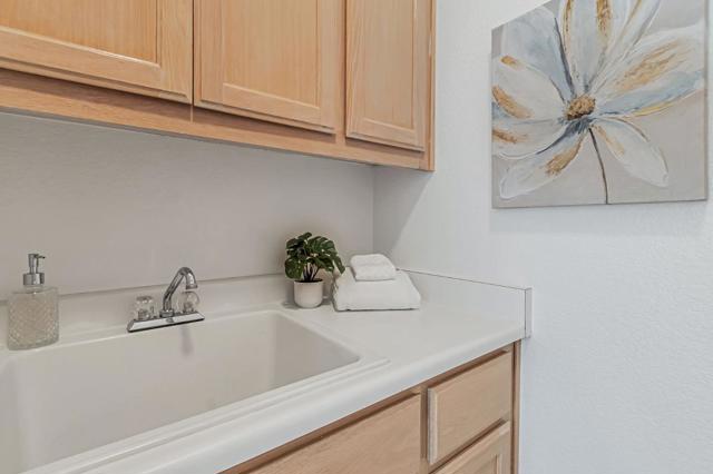 2122 Vizcaya Way, Campbell CA: https://media.crmls.org/mediaz/f6f8187b-407d-48f3-a9ce-82238af49bd0.jpg