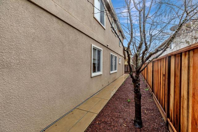 9135 Desiderio Way, Gilroy CA: https://media.crmls.org/mediaz/f6f84151-f1e9-4d28-8d83-2a71c060e262.jpg