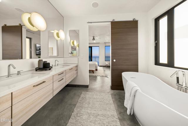6768 Breakers Way, Ventura CA: https://media.crmls.org/mediaz/f6f8a6ca-39c2-4a62-9e58-672ce5f34b1e.jpg