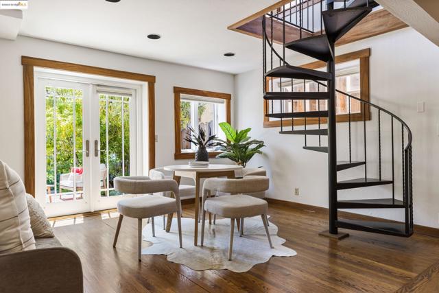 769 Santa Ray Ave, Oakland CA: https://media.crmls.org/mediaz/f6f8d9ac-ea18-40e7-b6e4-d97fe07e6c06.jpg