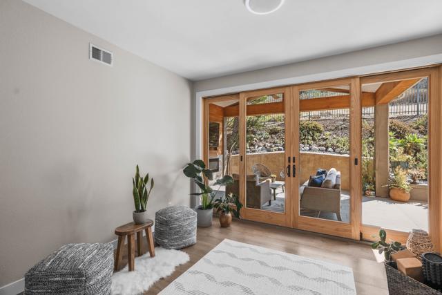 Image 10 of 44 For 923 Merlo Ct