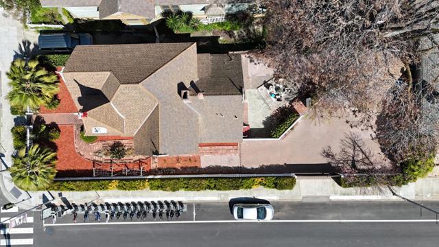 398 W San Fernando, San Jose CA: https://media.crmls.org/mediaz/f6f92044-678c-40bd-b531-48d7c592fc26.jpg