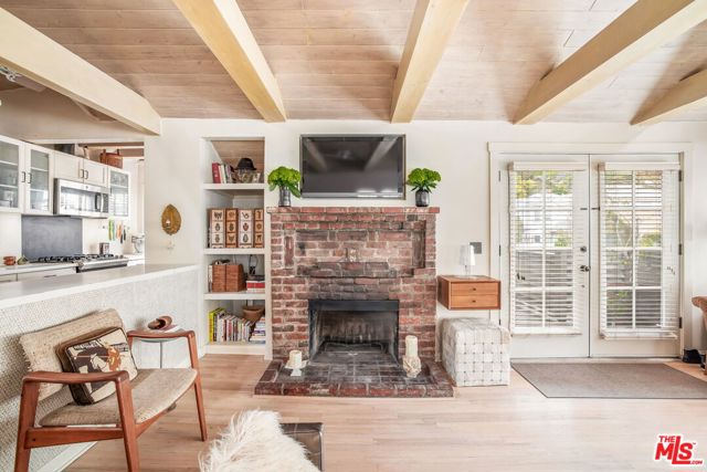 1315 N Beverly Glen Boulevard, Los Angeles CA: https://media.crmls.org/mediaz/f6f95f63-8c3d-464f-b769-5dc7c08b4207.jpg