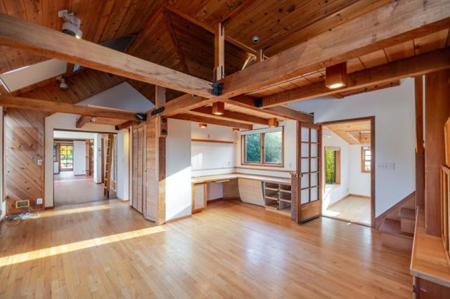 1009 Miramontes Street, Half Moon Bay CA: https://media.crmls.org/mediaz/f6fa5a0f-771c-41fd-a962-a57cae88ce09.jpg