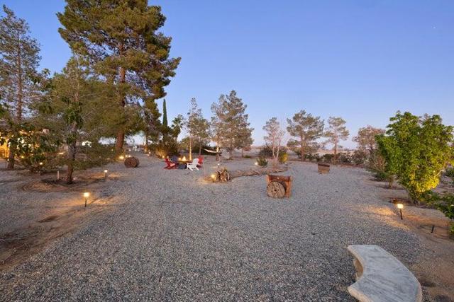 69450 Amboy Road, 29 Palms CA: https://media.crmls.org/mediaz/f6fa7e4f-a76f-4adf-acea-3f5a483b6ef4.jpg