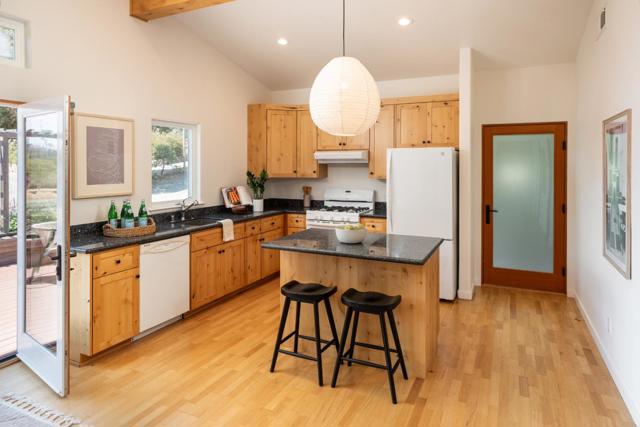 6932 Freedom Boulevard, Aptos CA: https://media.crmls.org/mediaz/f6fa7ef9-b581-42f3-8de5-7c87ef54cbf0.jpg