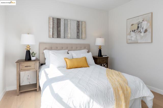 1515 Hampel St, Oakland CA: https://media.crmls.org/mediaz/f6fa8881-ffb5-41d4-b2b9-07b0ade9a56e.jpg