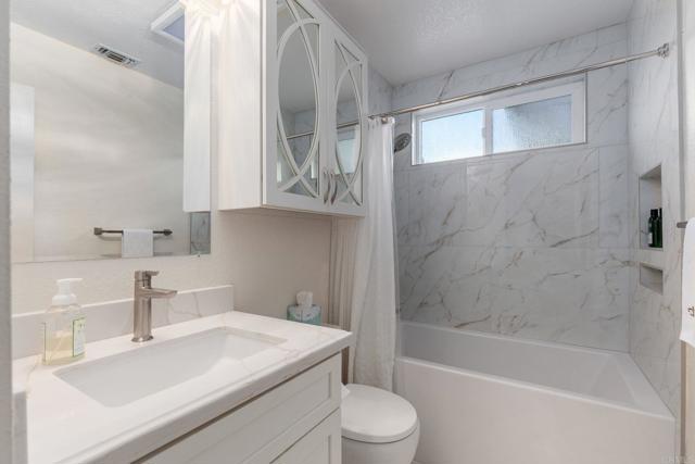 2132 Savona Court, Vista CA: https://media.crmls.org/mediaz/f6faff9f-1820-4055-9310-a7938a435db7.jpg