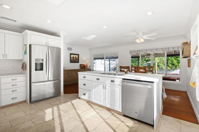 Detail Gallery Image 10 of 45 For 6849 Ballinger Ave, San Diego,  CA 92119 - 3 Beds | 2 Baths