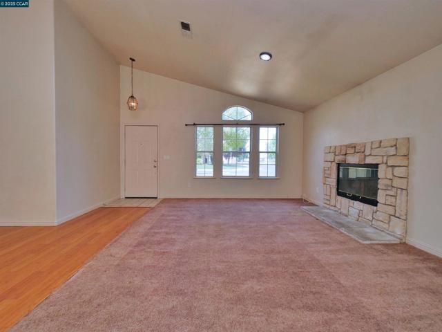 4300 Cannington Lane, Salida CA: https://media.crmls.org/mediaz/f6fc9721-e397-4d03-a7fd-17cdac968e13.jpg