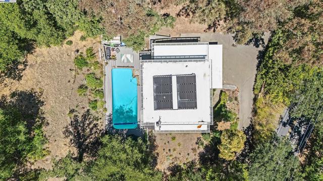 1923 Green Valley Rd, Alamo CA: https://media.crmls.org/mediaz/f6fc9ff8-f235-477f-baf4-d040eab95aa7.jpg