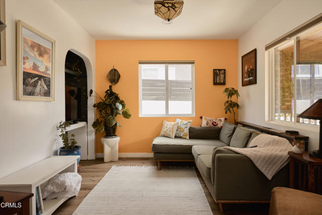 Detail Gallery Image 7 of 32 For 2819 Frederick St, Los Angeles,  CA 90065 - 3 Beds | 3 Baths