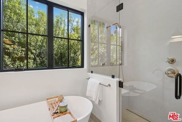 4034 Coolidge Avenue, Culver City CA: https://media.crmls.org/mediaz/f6fcd0ed-a601-408e-b6ee-e8ee9f4cfd56.jpg