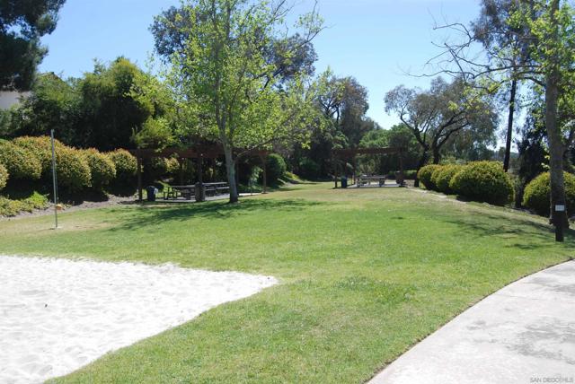 16071 Sun Summit Pt, San Diego CA: https://media.crmls.org/mediaz/f6fced2f-45cf-498f-a8a9-74eb30c51077.jpg