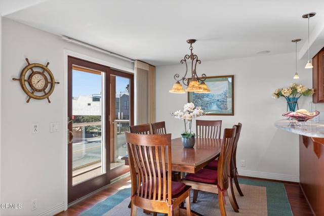 Detail Gallery Image 14 of 59 For 2408 Ocean Dr, Oxnard,  CA 93035 - 3 Beds | 3/1 Baths